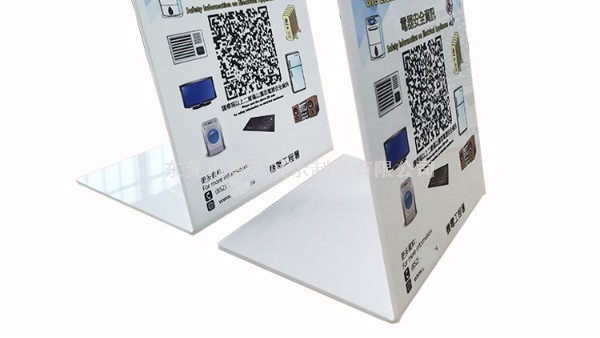 作為亞克力展示架廠商，應該怎樣做展示架才不會發黃呢？